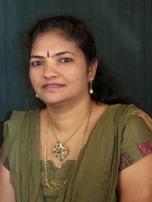 Profile photograph of Sujata Shetty