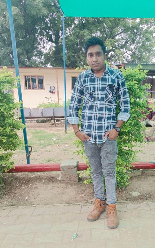 Profile photograph of Makwana