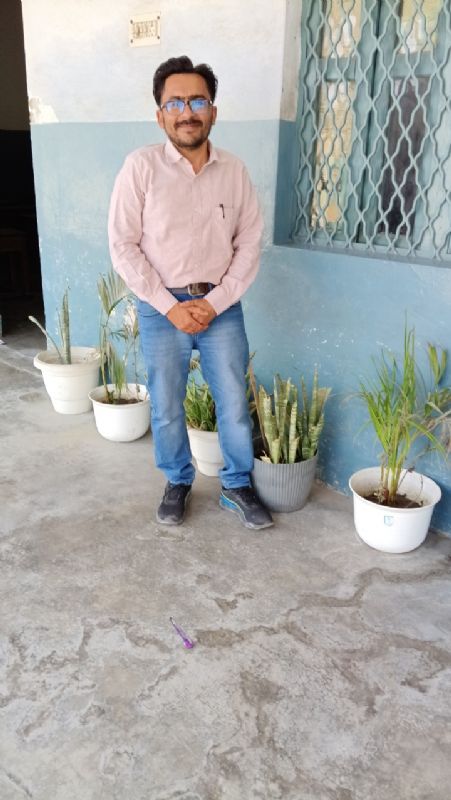 Profile photograph of Manish