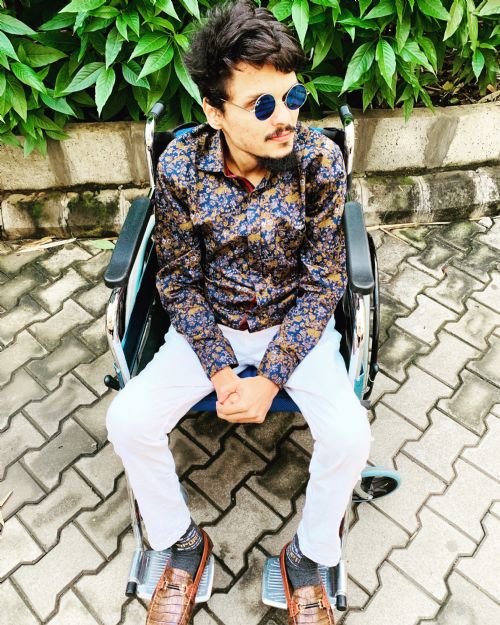 Profile photograph of Aakash mate