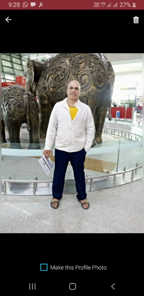 Profile photograph of VivekBlack 